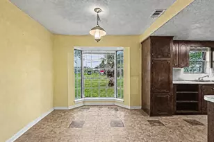 1576 County Rd 614, Dayton, TX 77535 - Photo 9