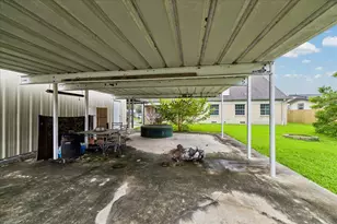 1330 Des Jardines St, Houston, TX 77023 - Photo 29