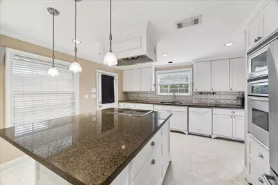 1330 Des Jardines Street, Houston, TX 77023 - Photo 3