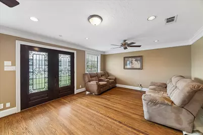 1330 Des Jardines Street, Houston, TX 77023 - Photo 13
