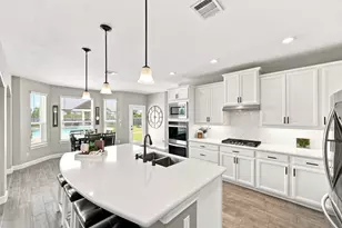 15211 Icet Crk Ave, Mont Belvieu, TX 77523 - Photo 9