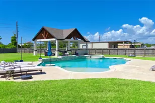 15211 Icet Crk Ave, Mont Belvieu, TX 77523 - Photo 43