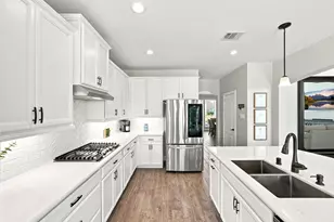 15211 Icet Crk Ave, Mont Belvieu, TX 77523 - Photo 11