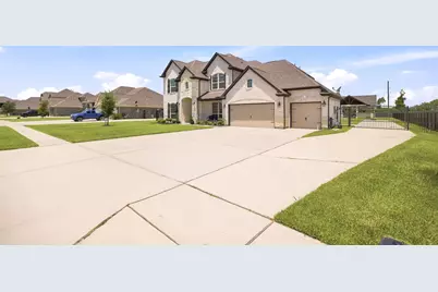 15211 Icet Creek Avenue, Mont Belvieu, TX 77523 - Photo 3