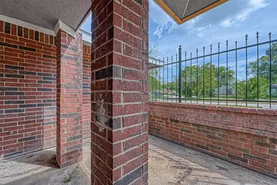 5431 Willow Glen Drive, Houston, TX 77033 - Photo 17
