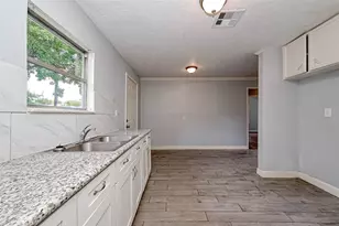 5431 Willow Glen Dr, Houston, TX 77033 - Photo 7