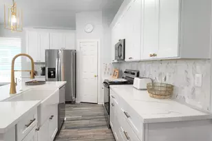 25010 San Simeon Ct, Galveston, TX 77554 - Photo 3