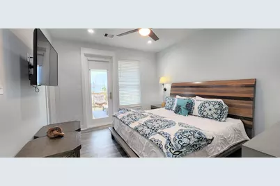 25010 San Simeon Ct, Galveston, TX 77554 - Photo 17
