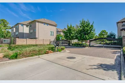 10804 Brittmoore Oaks Place, Houston, TX 77043 - Photo 39