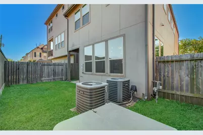 10804 Brittmoore Oaks Place, Houston, TX 77043 - Photo 31