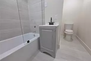 4607 Englewood St, Houston, TX 77026 - Photo 25