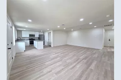 4607 Englewood Street, Houston, TX 77026 - Photo 7