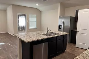 312 Comal Dr, Huntsville, TX 77340 - Photo 11