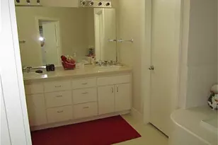 9801 Cynthia Ann Ct, Houston, TX 77025 - Photo 9