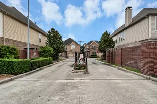 3531 Urban Woods Trail, Houston, TX 77008 - Photo 15