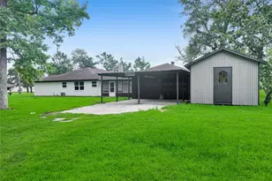 13595 Leaning Oaks Dr, Beaumont, TX 77713 - Photo 5