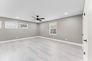 7718 Dillon St, Houston, TX 77061 - Photo 15