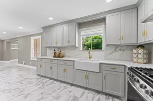 7718 Dillon St, Houston, TX 77061 - Photo 9