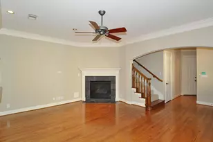 6215 Sutherland Square, Houston, TX 77081 - Photo 7