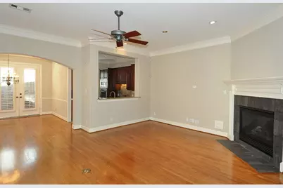 6215 Sutherland Square, Houston, TX 77081 - Photo 11