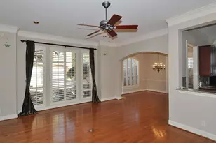 6215 Sutherland Square, Houston, TX 77081 - Photo 17