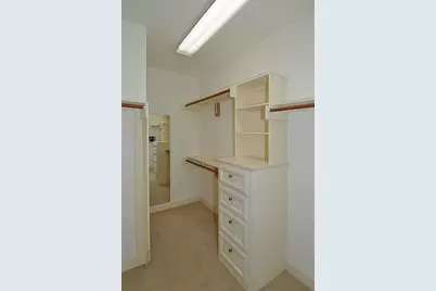 6215 Sutherland Square, Houston, TX 77081 - Photo 9