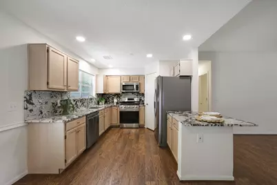 8910 Driftstone Drive, Spring, TX 77379 - Photo 9