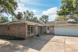 7403 Tall Pines Dr, Houston, TX 77088 - Photo 19