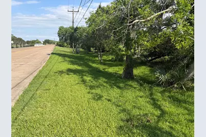 1551 W Texas Avenue, Baytown, TX 77520 - Photo 5