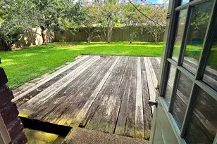 219 Carnation St, Lake Jackson, TX 77566 - Photo 11