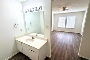11983 Bob White Dr, Houston, TX 77035 - Photo 13