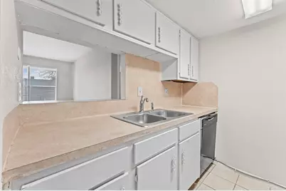 7200 Clarewood Drive #1805, Houston, TX 77036 - Photo 7