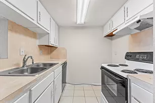 7200 Clarewood Dr, Houston, TX 77036 - Photo 5