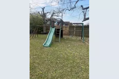 8510 Shiloh Drive, Texas City, TX 77591 - Photo 9