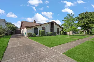 8834 Sandstone St, Houston, TX 77036 - Photo 27