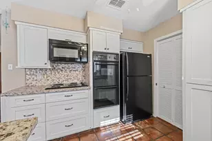 8834 Sandstone St, Houston, TX 77036 - Photo 5