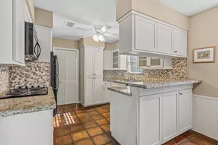 8834 Sandstone St, Houston, TX 77036 - Photo 3