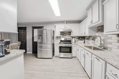13751 Sablesprings Lane, Houston, TX 77014 - Photo 15