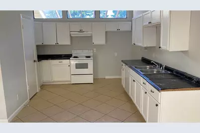 11231 Glenforest, Montgomery, TX 77356 - Photo 3