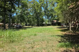 288 Apple Valley Dr, Panorama Village, TX 77304 - Photo 1