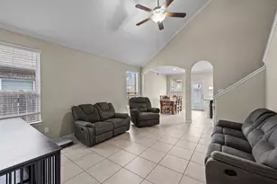2245 Maple Point Dr N, Conroe, TX 77301 - Photo 3