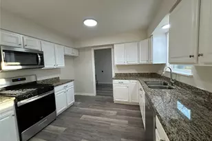 2406 Lynn Dr, Pearland, TX 77581 - Photo 9