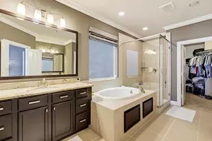 8418 Oak Leaf Point Dr, Houston, TX 77055 - Photo 9