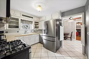 1611 Gardenia Dr, Houston, TX 77018 - Photo 3