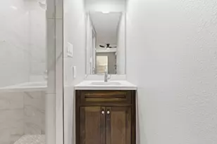 430 N Hutcheson St, Houston, TX 77003 - Photo 9
