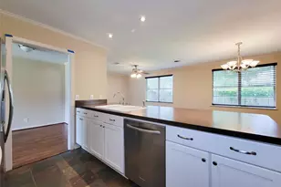 1430 Cheshire Ln, Houston, TX 77018 - Photo 9