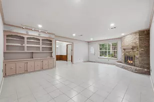 2111 Riverlawn Dr, Houston, TX 77339 - Photo 9