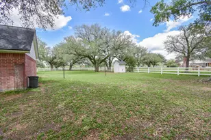 4427 Co Rd 382, Louise, TX 77455 - Photo 45