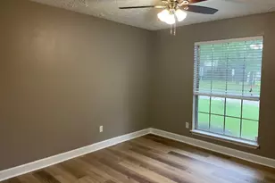 1314 Oak Hollow Dr, Friendswood, TX 77546 - Photo 7