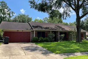 1314 Oak Hollow Dr, Friendswood, TX 77546 - Photo 1
